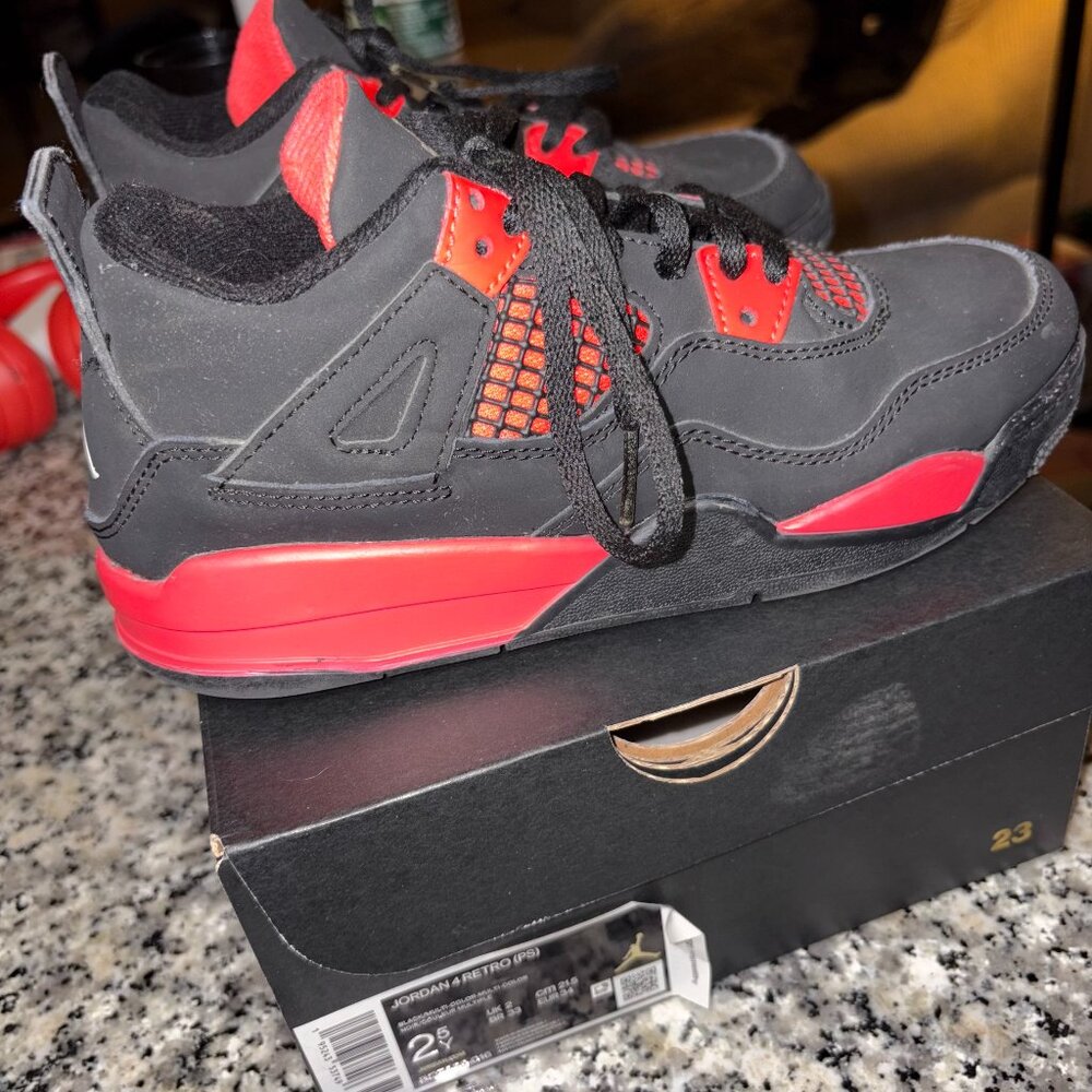 Kid's Jordan Retro 4 Red Thunder - Size 2.5Y